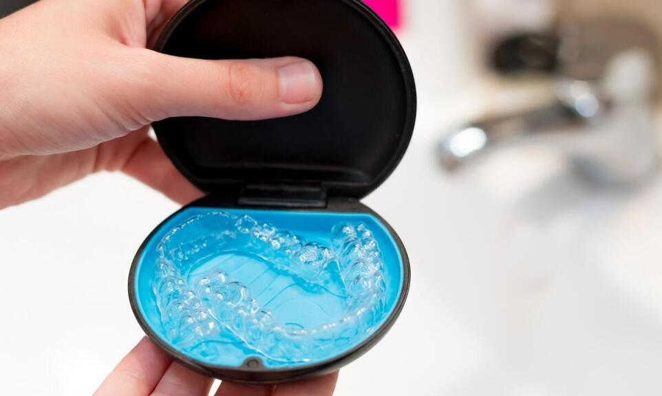 Invisalign a codzienne nawyki - co warto wiedzieć przed rozpoczęciem terapii? Invisalign a codzienne nawyki - co warto wiedzieć przed rozpoczęciem terapii?