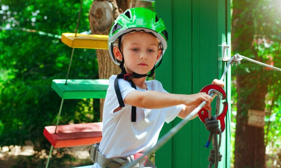 Bezpieczeństwo i trwałość mini parków linowych – co warto wiedzieć? Bezpieczeństwo i trwałość mini parków linowych – co warto wiedzieć?