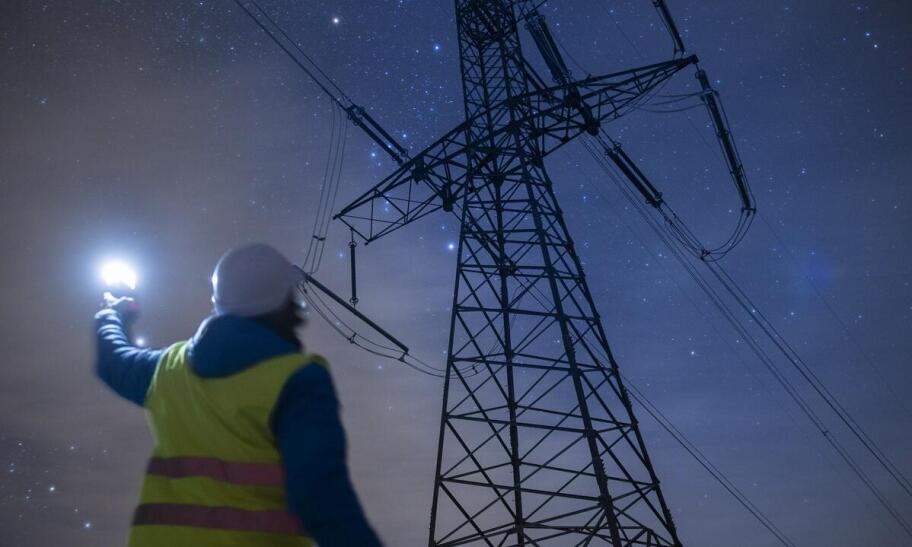 Wpływ inspekcji masztów i kominów na długowieczność konstrukcji – co warto wiedzieć?