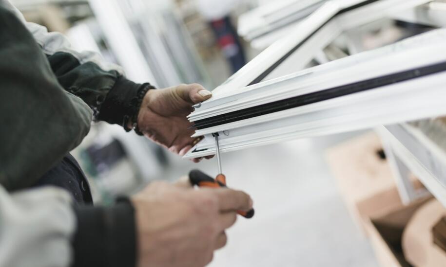 Jak profesjonalny montaż okien wpływa na ich trwałość?