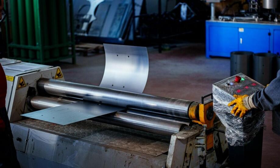 Wpływ technologii gięcia na trwałość konstrukcji metalowych