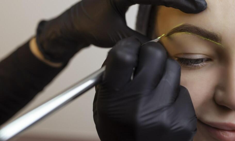 Wpływ nowoczesnych technik na trwałość makijażu permanentnego