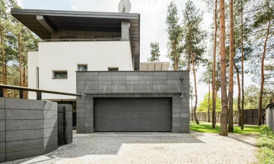 Nowoczesne wzory i kolory bram garażowych – trendy na rynku Nowoczesne wzory i kolory bram garażowych – trendy na rynku