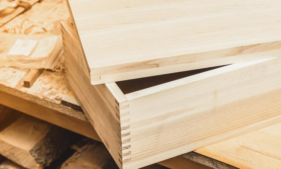 Jak oklejanie krawędzi z finsa gdańsk zwiększa trwałość mebli?