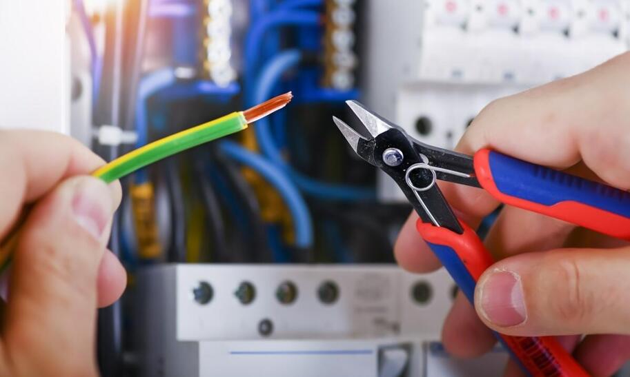Jak działa wyłącznik schodowy w instalacji elektrycznej?