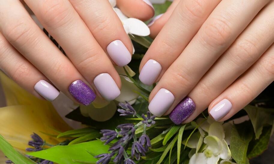 Jakie trendy w zdobieniach paznokci będą modne w tym sezonie? Jakie trendy w zdobieniach paznokci będą modne w tym sezonie?