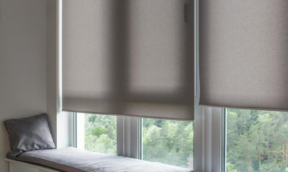 Dlaczego rolety materiałowe są niezbędnym elementem wyposażenia domu?
