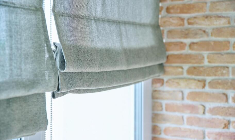 Rola rolet Fakro w regulacji temperatury w pomieszczeniach