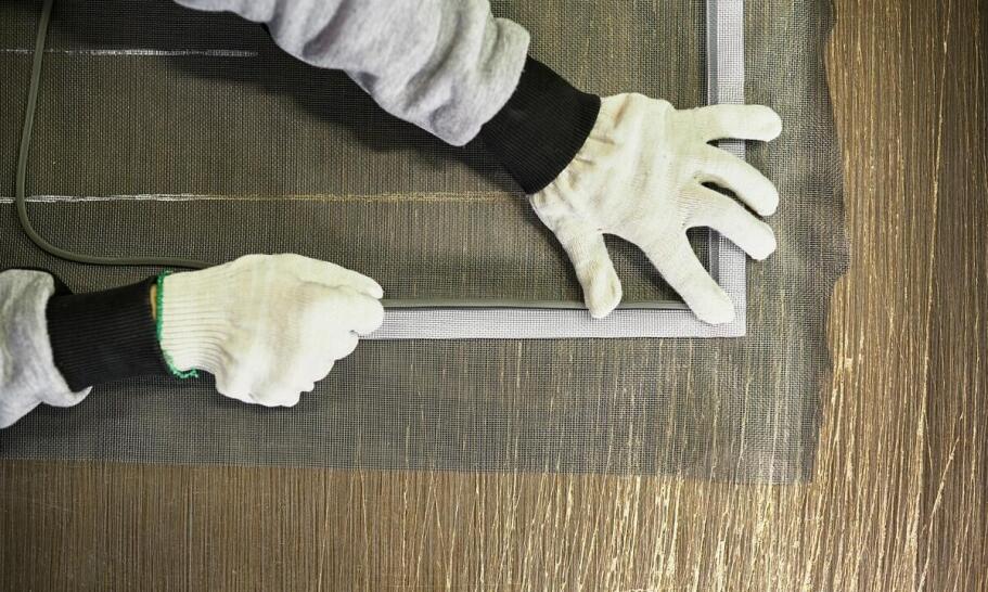 Jakie techniki naciągania płótna najlepiej sprawdzają się przy krosnach malarskich na wymiar?