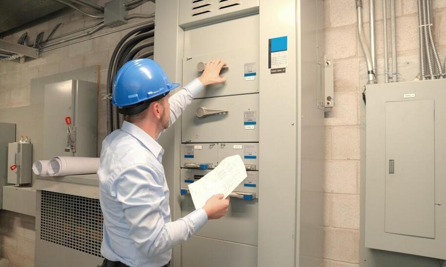 Wpływ profesjonalnego wsparcia technicznego na sukces realizacji projektu instalacji elektrycznej