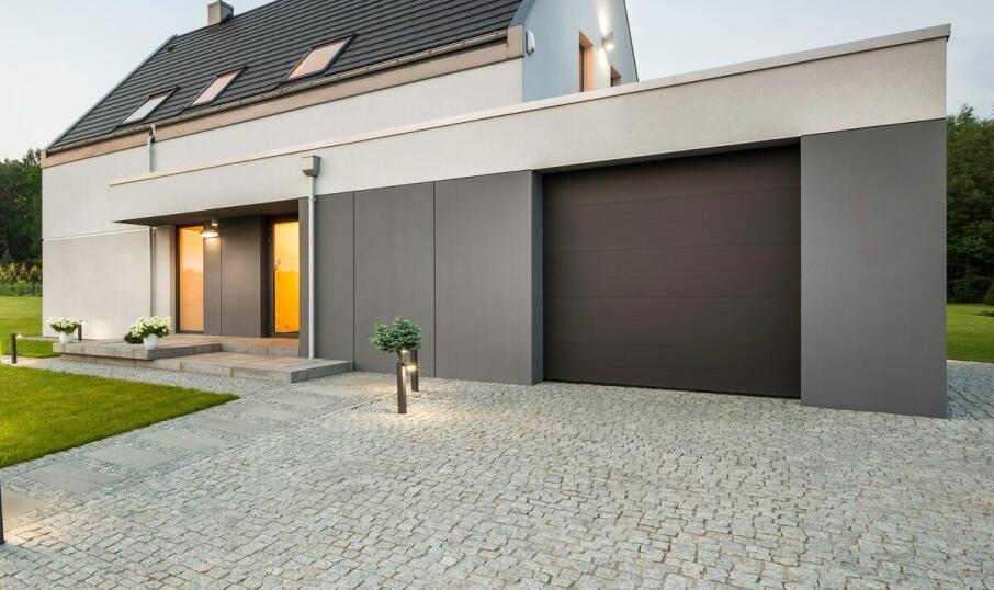 Bramy segmentowe w kontekście zabezpieczeń antywłamaniowych