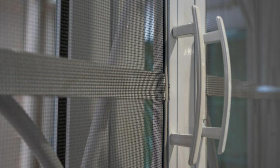 Jak moskitiery mogą poprawić komfort życia w mieście?