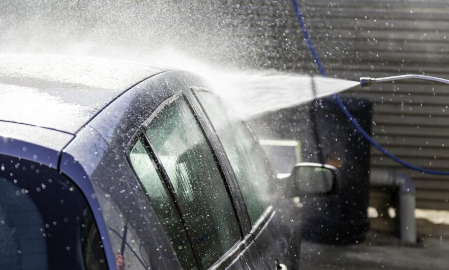Mycie wysokociśnieniowe w Bydgoszczy – skuteczność i bezpieczeństwo