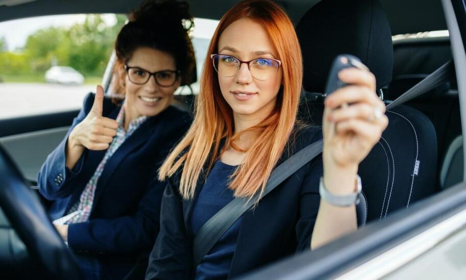 Co warto wiedzieć o harmonogramie kursu na prawo jazdy kat B?