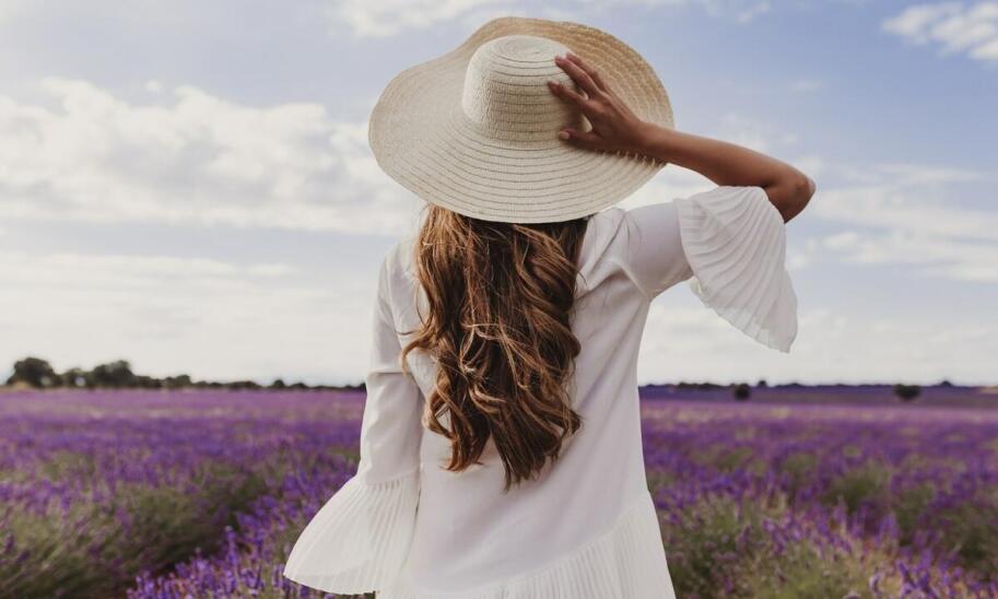 Tupety damskie a różne typy fryzur: Jakie są możliwości?