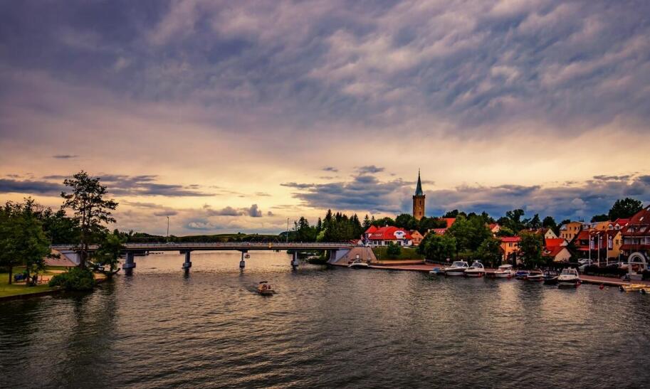 Jaka miejscowość na Mazurach jest najlepsza na wakacje z dziećmi?