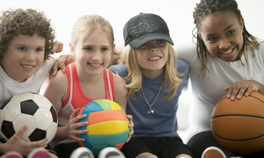 Czym różni się piłka do siatkówki plażowej od tradycyjnej piłki do siatkówki?