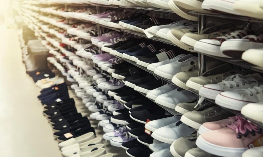 Gdzie można przymierzyć buty trekkingowe w Warszawie?