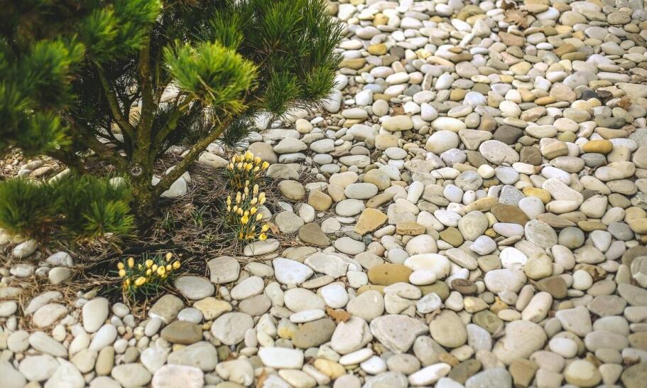 Rola kamienia drenarskiego w tworzeniu ekologicznych nawierzchni