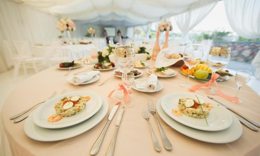 Impreza andrzejkowa w eleganckiej sali – propozycje atrakcji