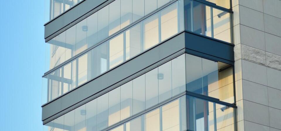 Kiedy warto zainwestować w parapety zewnętrzne o podwyższonej wytrzymałości?