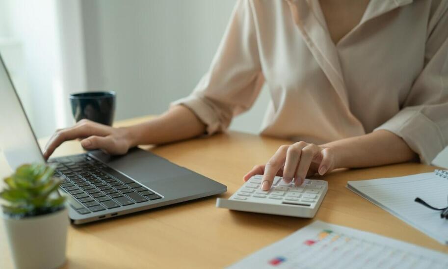 Jak księgowość wpływa na zgodność z przepisami podatkowymi?