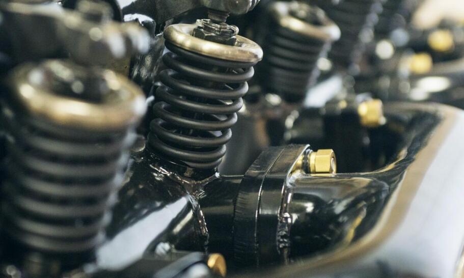 Sprowadzanie samochodów zabytkowych a ochrona dziedzictwa motoryzacyjnego