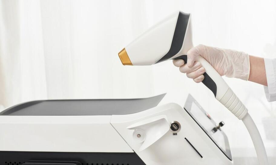 Najważniejsze korzyści z wynajmu lasera diodowego dla usług kosmetycznych