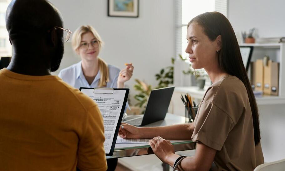 Dlaczego profesjonalne biuro podatkowe jest niezbędne dla dużych przedsiębiorstw?