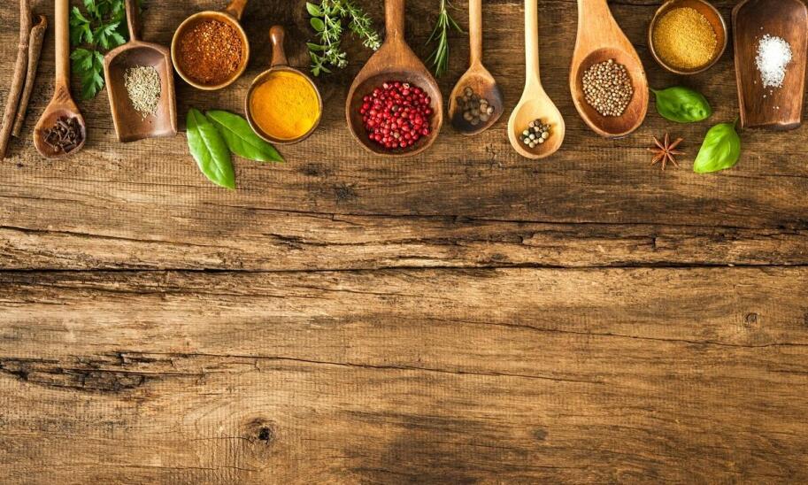 Porady dotyczące wyboru przypraw do wędzenia zimnym dymem