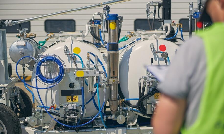 Jakie dysze czyszczące są używane przy różnych typach zanieczyszczeń?