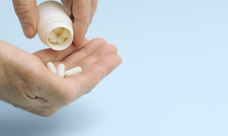 Wpływ stresu na wypadanie włosów a rola suplementacji