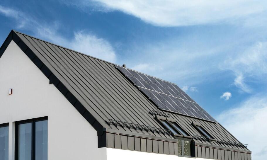 Jak nasze pokrycia dachowe wpływają na efektywność energetyczną budynku?