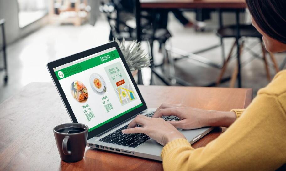 Smak orientu w Twoim domu z kebabem na dowóz