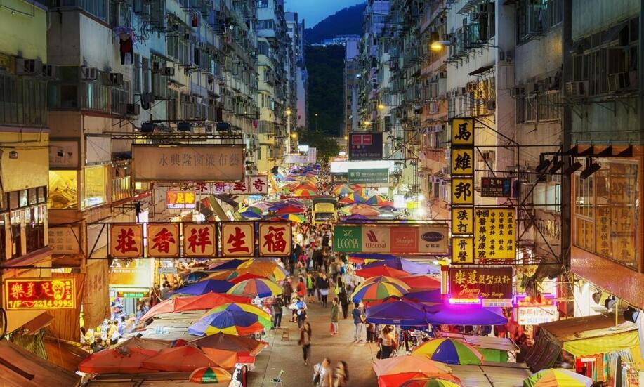 Jakie udogodnienia oferuje Gluchów rynek dla kupujących?