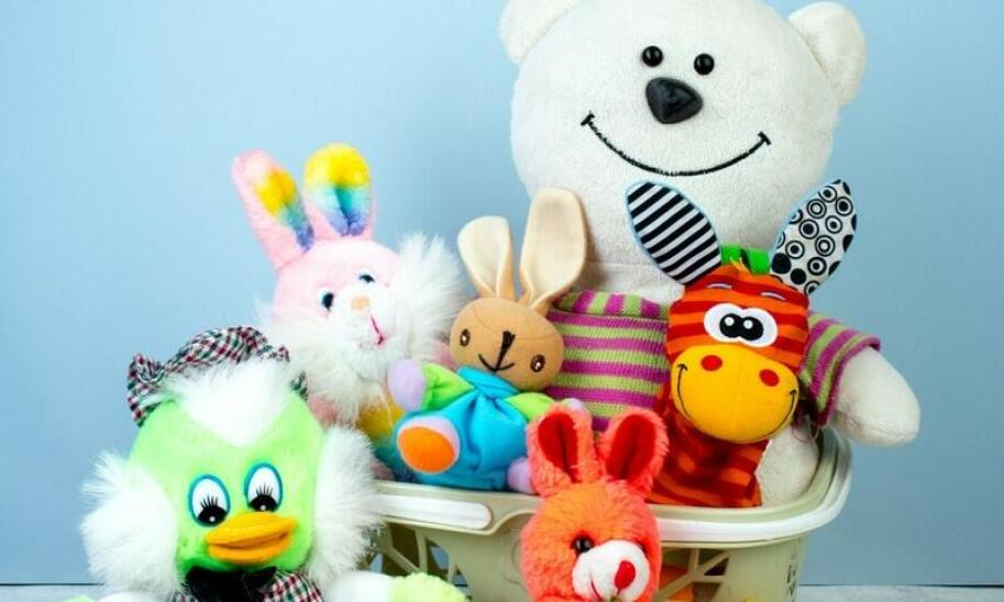 Rola rekwizytów w sesjach dziecięcych: jak je odpowiednio dobrać?