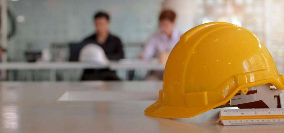 Szkolenie wstępne BHP – jak dostosować je do specyfiki pracy w sektorze edukacyjnym?