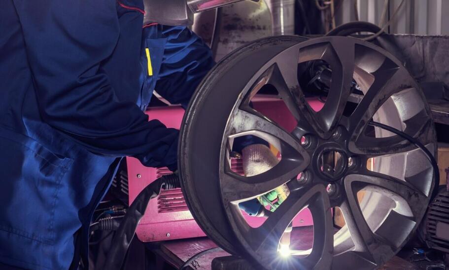 Jak nowoczesna wulkanizacja wspiera codzienną eksploatację pojazdu?