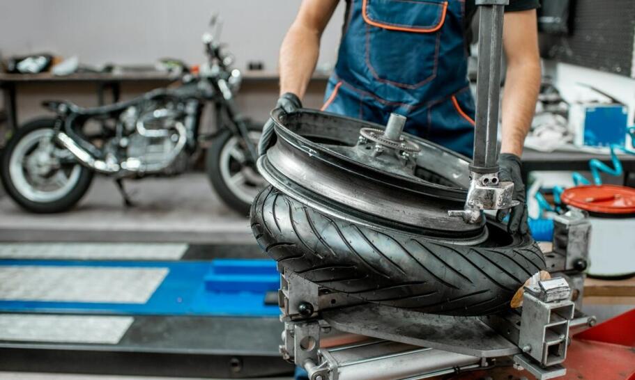 Kiedy i dlaczego warto skorzystać z usług wulkanizacji?