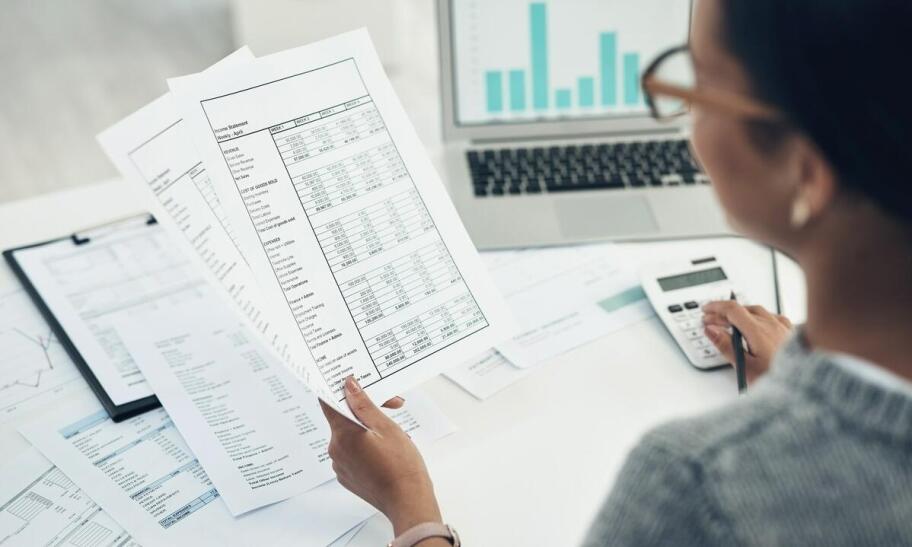 Kiedy i dlaczego warto zainwestować w profesjonalną księgowość dla firmy?