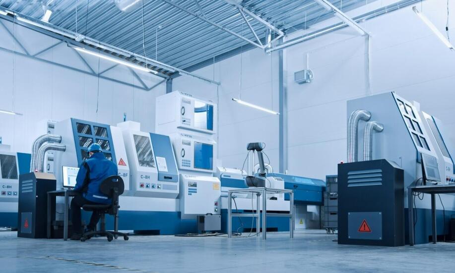 Jak zaawansowane technologie wpływają na efektywność procesu krojenia?