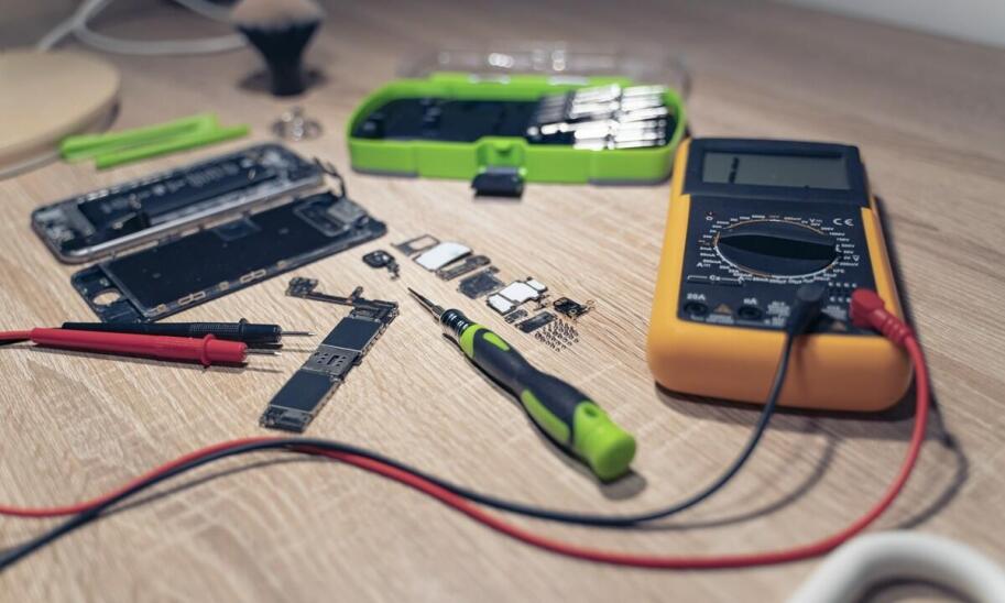 Główne wyzwania w serwisowaniu starszych modeli telefonów Samsung