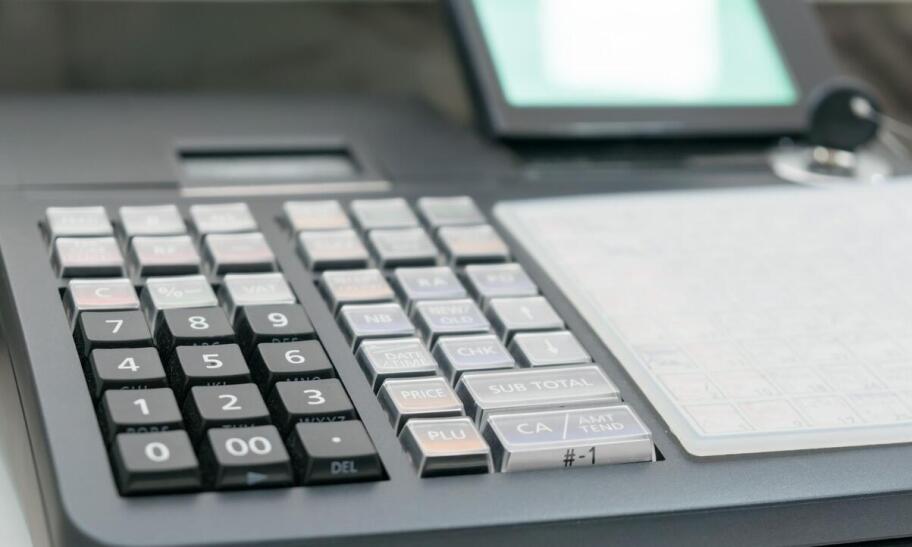 Jakie funkcje oferują kasy fiskalne dla optymalizacji procesów w e-commerce?