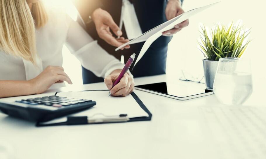 Jak leasing może wspierać rozwój firm z problemami finansowymi?