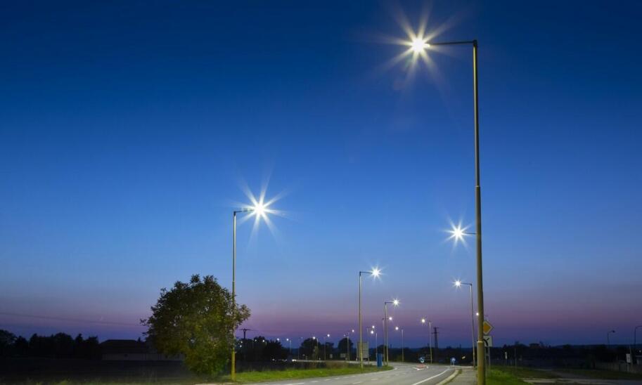 Zalety słupów oświetleniowych w nowoczesnych przestrzeniach miejskich