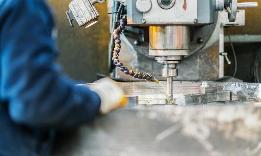 Nowoczesne techniki polerowania form wtryskowych i ich znaczenie dla jakości