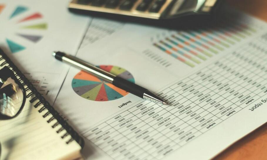 Jakie są kluczowe aspekty finansowania zakupu używanego auta dostawczego?