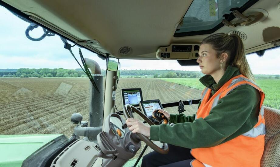 Nawigacja GPS a zarządzanie zasobami w nowoczesnym rolnictwie