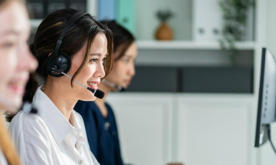 Profesjonalna obsługa telefoniczna dzięki zewnętrznym usługom administracyjnym