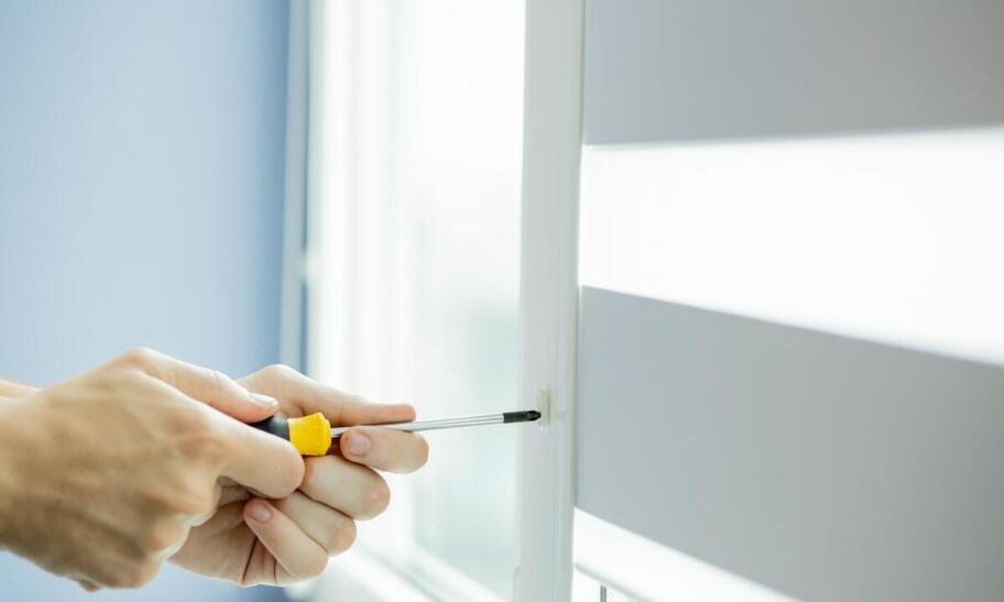 Jak dostosować rolety do różnych typów okien w Twoim domu?